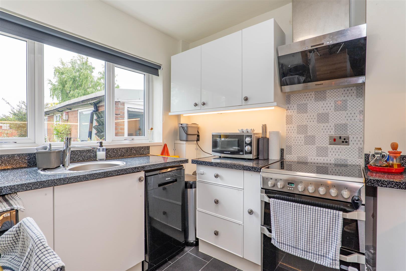 2 bed property in Bristol Avenue, Leyland